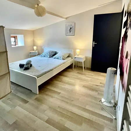 Chez Lena - T2 Cosy & Equipe - Proche Cite Medievale Apartament